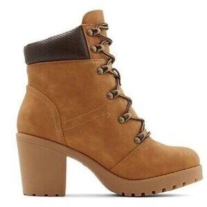 NWOT Call it Spring Booties Sz7